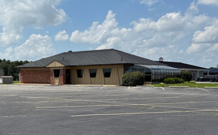 Pictures of Retail property located at 1801 N Market St, Sparta, IL 62286 for sales - image #1