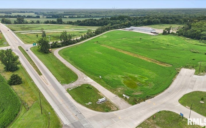 Pictures of Business for Sale, Industrial, Office, Retail property located at 2675 Overpass Road, Riverton, IL 62561 for sales - image #1