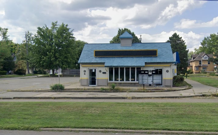 Pictures of Retail property located at 610 Lincoln Way E, Massillon, OH 44646 for sales - image #1
