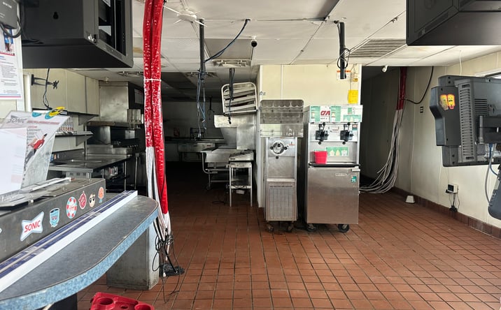 Pictures of Retail property located at 351 E. Cedar Creek Pkwy., Seven Points, TX 75143 for sales - image #1