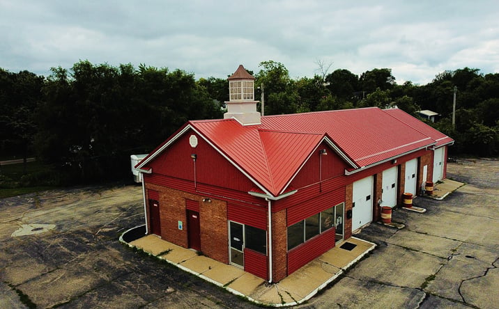 Pictures of Retail property located at 301 S Chestnut St, Le Roy, IL 61752 for sales - image #1