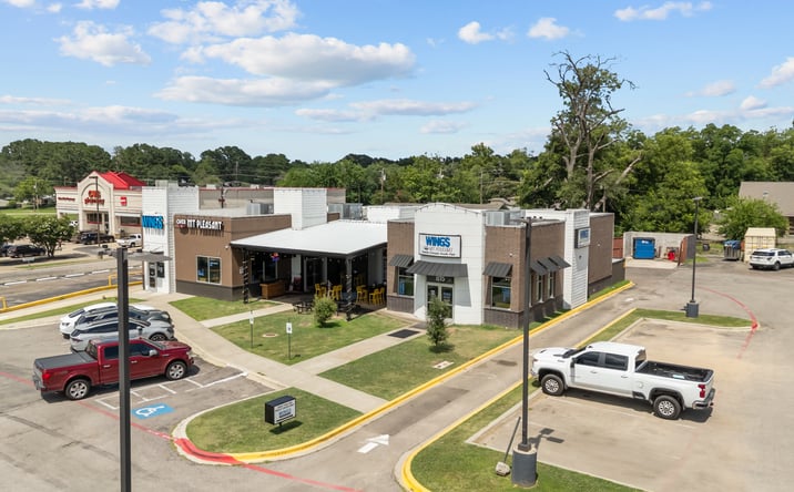 Pictures of Retail property located at 815 S Jefferson Ave, Mount Pleasant, TX 75455 for sales - image #1