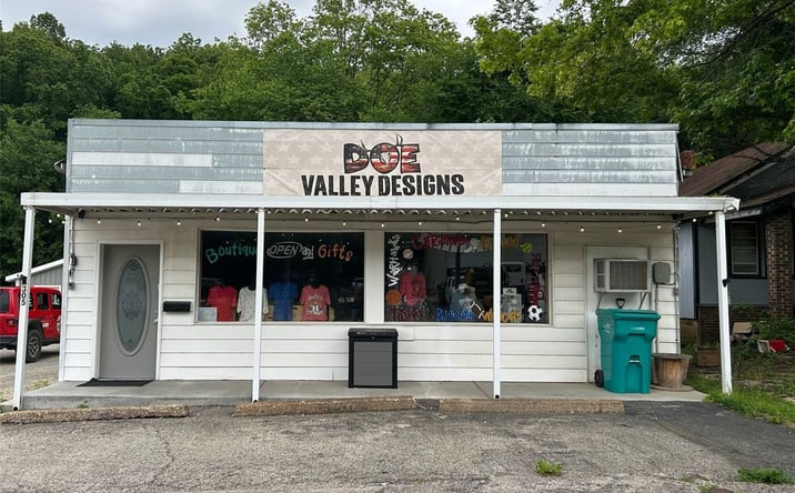 Pictures of Retail property located at 305 Pine Street, Steelville, MO 65565 for sales - image #1