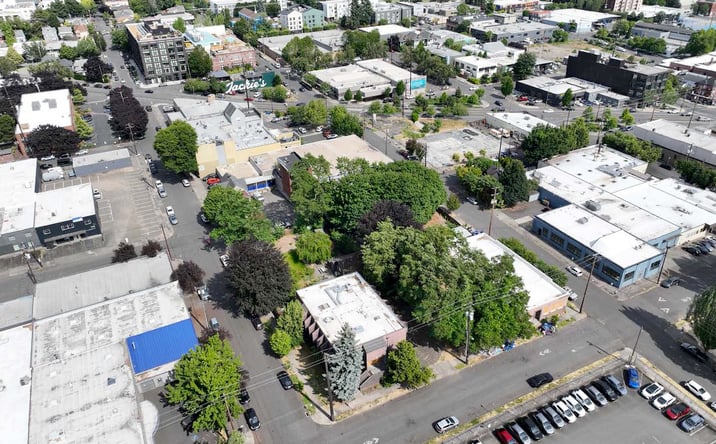 Pictures of Office property located at 230-234 Se 7th Ave, Portland, OR 97232 for sales - image #1