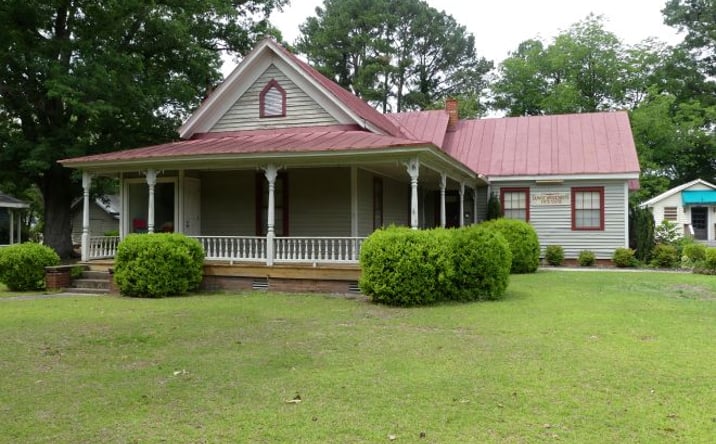 Pictures of Mixed Use, Retail property located at 2707 Royall Ave, Goldsboro, NC 27534 for sales - image #1