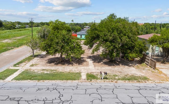 Pictures of Land, Multifamily property located at 1301 S 1st St., Harlingen, TX 78550 for sales - image #1