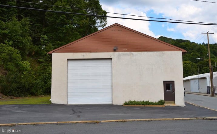 Pictures of Retail, Office, Industrial property located at 700 N Centre St, Pottsville, PA 17901 for sales - image #1