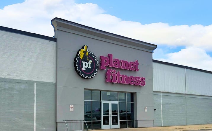 Pictures of Retail property located at 7528 S Anthony Blvd, Fort Wayne, IN 46816 for sales - image #1