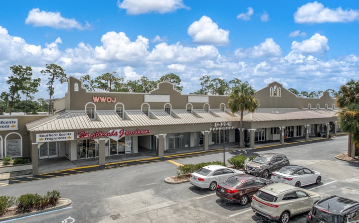 Pictures of Mixed Use, Office, Retail, Special Purpose property located at 3750 Us-27 Highway N Unit#2D, Sebring, FL 33870 for sales - image #1