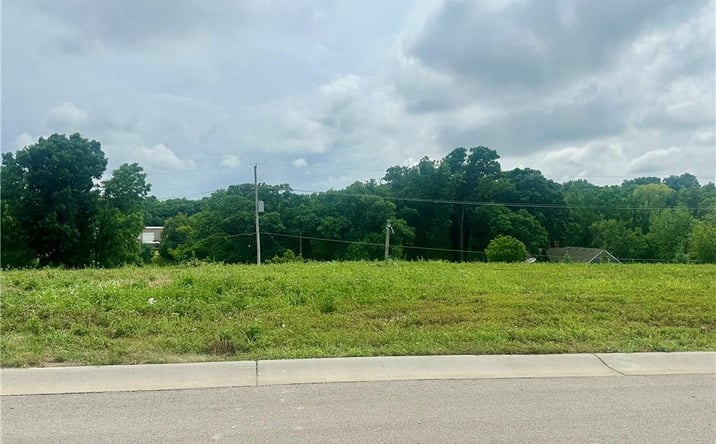 Pictures of Land property located at 13835 NW 70th Street, Parkville, MO 64152 for sales - image #1