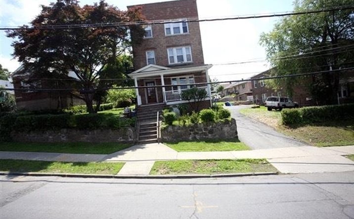 image of property at 28 PALMER RD Yonkers NY 10701-5846