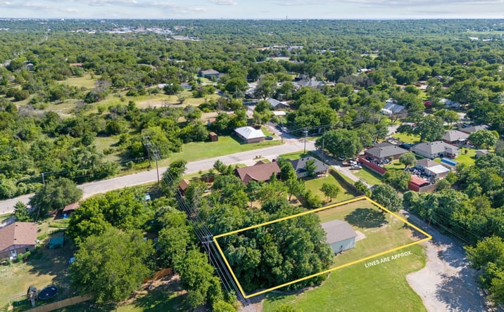 Pictures of Land property located at 1712 Madison Street, Weatherford, TX 76085 for sales - image #1