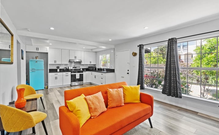 Pictures of Multifamily property located at 11710 Hartsook St, Los Angeles, CA 91607 for sales - image #1
