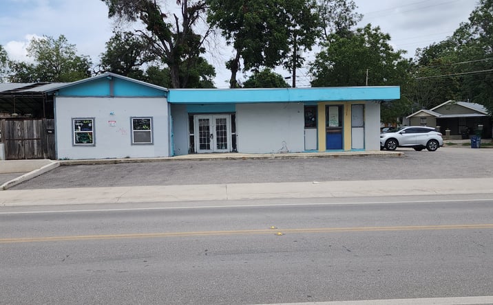 Pictures of Retail property located at 2909 N Saint Mary's ST, San Antonio, TX 78212 for sales - image #1