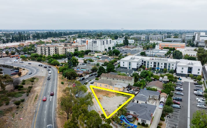 Pictures of Land property located at 11709 Holmes Avenue, Los Angeles, CA 90059 for sales - image #1
