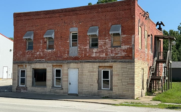 Pictures of Mixed Use, Multifamily, Office, Retail property located at 107 W Main St, Coffeen, IL 62017 for sales - image #1
