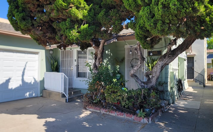 image of property at 2415 E 7TH ST Long Beach CA 90804-4638