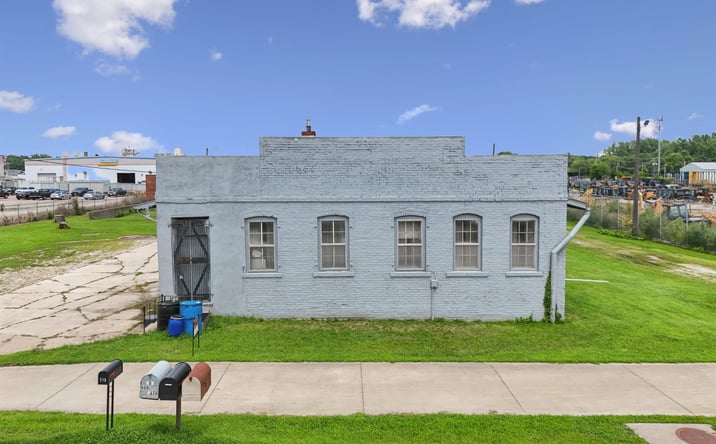 Pictures of Special Purpose property located at 800 Cash Street, Burlington, IA 52601 for sales - image #1