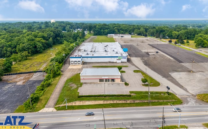 Pictures of Retail property located at 3454 Youngstown Rd, Warren, OH 44484 for sales - image #1