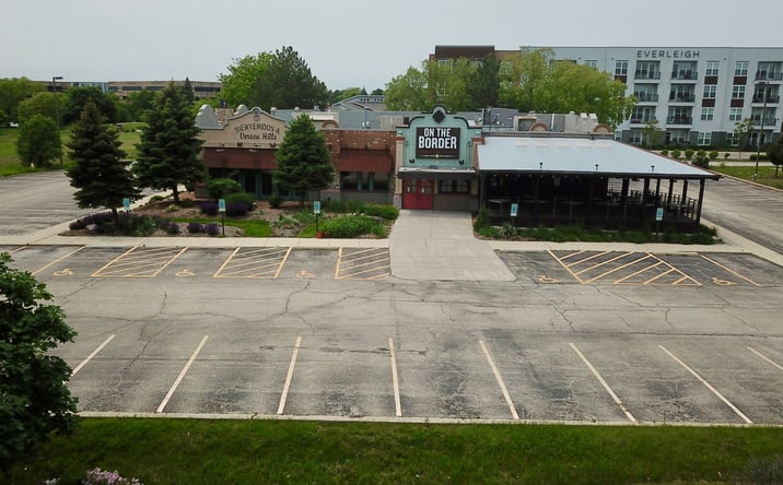 Pictures of Retail property located at 535 Lakeview Pkwy, Vernon Hills, IL 60061 for sales - image #1