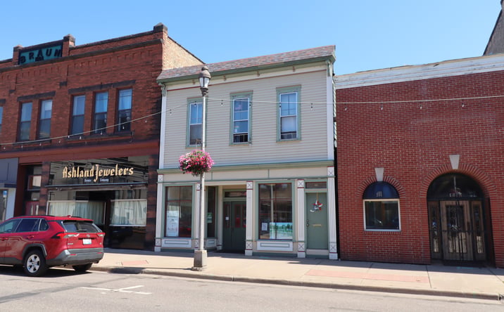 Pictures of Mixed Use, Multifamily, Office, Retail property located at 404 Main St W, Ashland, WI 54806 for sales - image #1