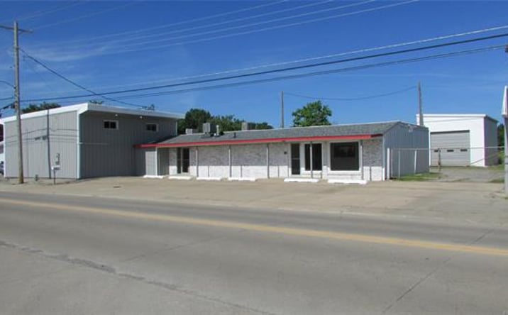 Pictures of Mixed Use, Office, Retail, Special Purpose property located at 1907 N 11th St, Muskogee, OK 74401 for sales - image #1