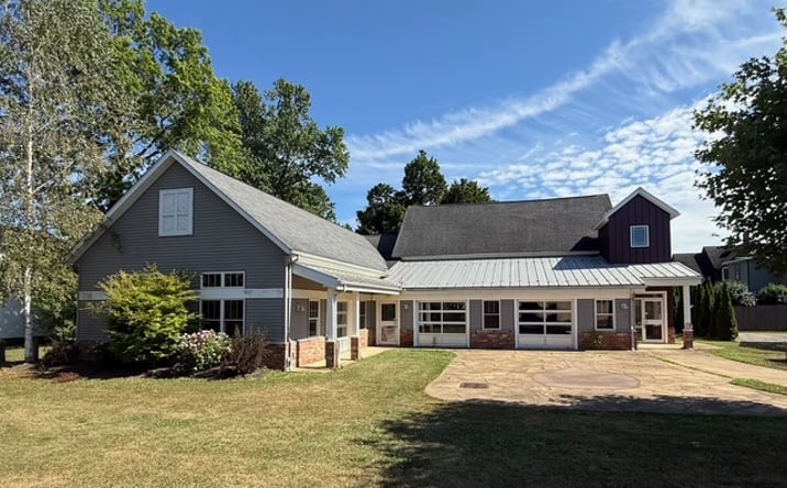 Pictures of Hospitality, Land, Mixed Use, Special Purpose property located at 135 S Eagle St, Geneva, OH 44041 for sales - image #1