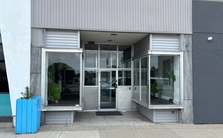 Pictures of Retail property located at 87 N Saginaw St, Pontiac, MI 48342 for sales - image #1
