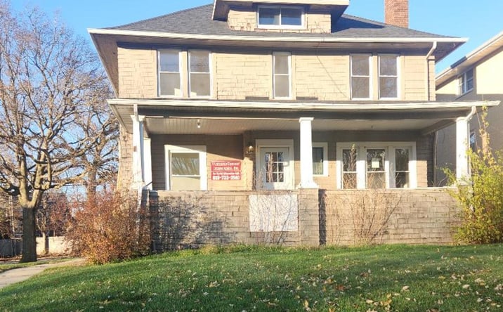 Pictures of Multifamily property located at 345 Augusta Avenue, Dekalb, IL 60115 for sales - image #1