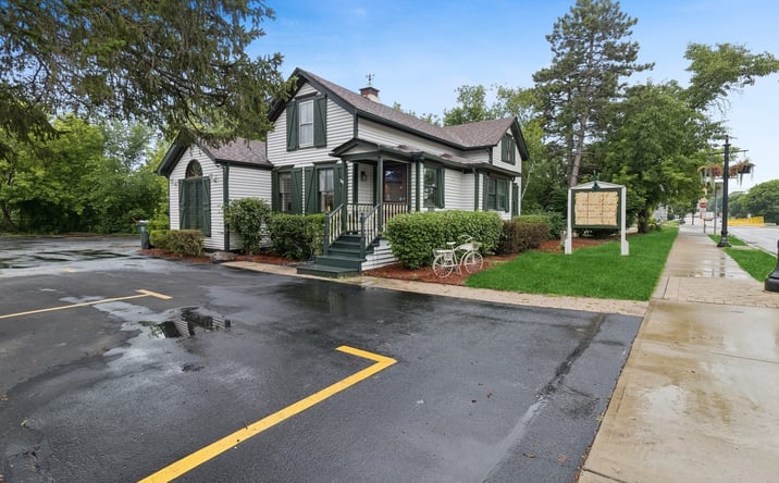 Pictures of Office, Retail property located at 438 N Hough Street, Barrington, IL 60010 for sales - image #1