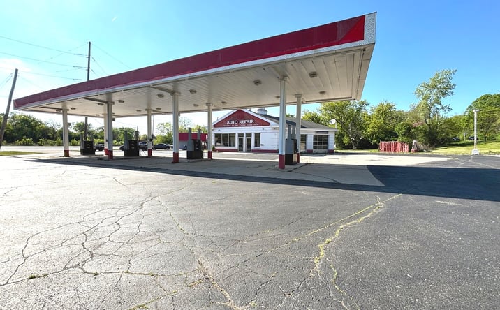Pictures of Business for Sale, Retail property located at 1205 N Northwest Highway, Palatine, IL 60074 for sales - image #1