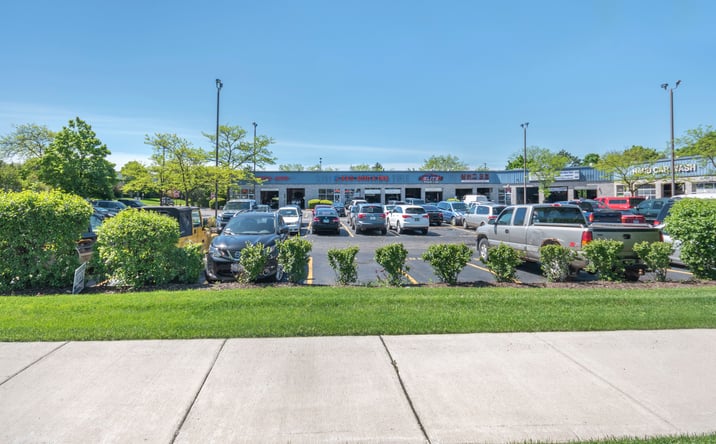 Pictures of Retail property located at 1801 W Wise Road, Schaumburg, IL 60193 for sales - image #1