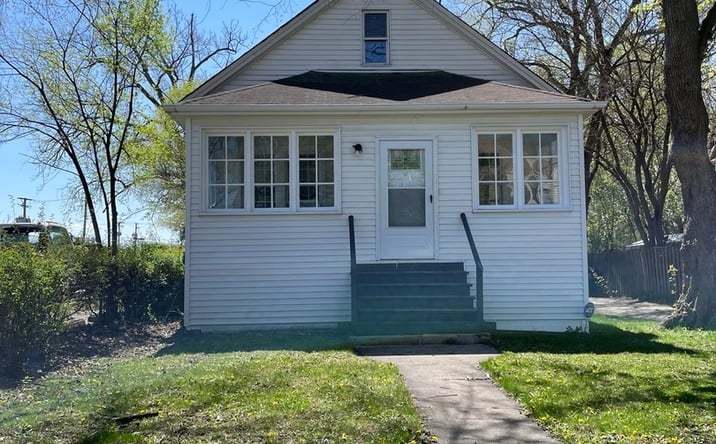 Pictures of Multifamily property located at 1735 Jefferson Avenue, Glenview, IL 60025 for sales - image #1