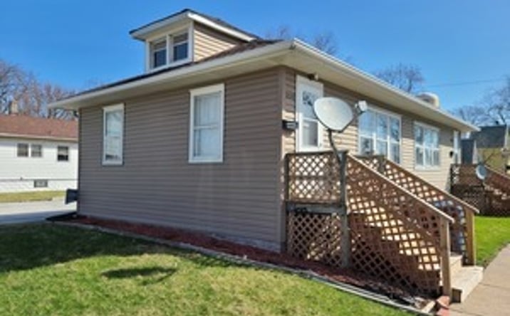 Pictures of Multifamily property located at 3121 Chicago Road, Steger, IL 60475 for sales - image #1