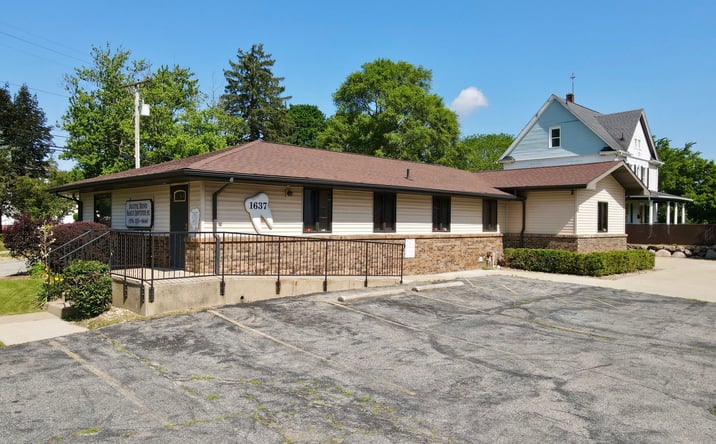 Pictures of Office property located at 1637 Portage Ave, South Bend, IN 46616 for sales - image #1