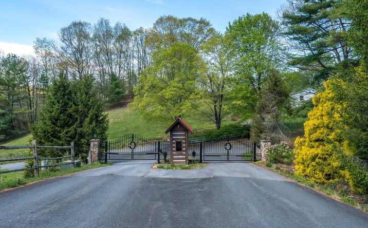 Pictures of Land property located at Lot 9 Callalantee Drive, Mountain City, TN 37683 for sales - image #1