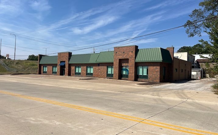 Pictures of Office property located at 1414 MISSISSIPPI Boulevard, Bettendorf, IA 52722 for sales - image #1