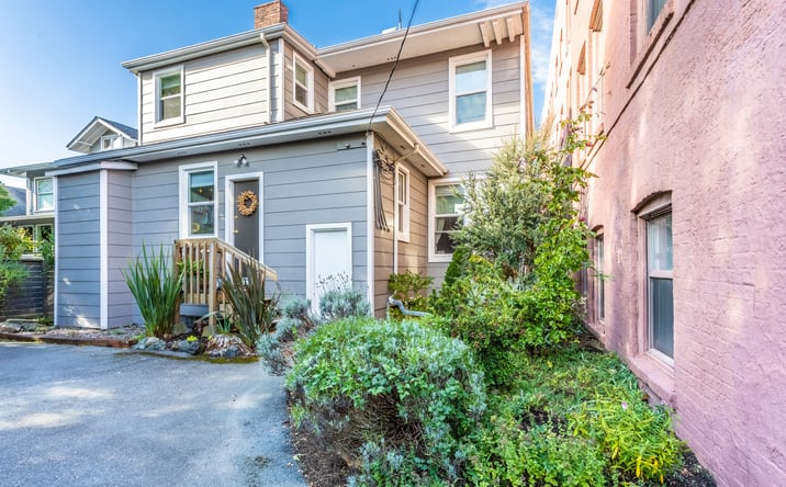 Pictures of Land, Multifamily property located at 1422 Willard Ave W, Seattle, WA 98119 for sales - image #1