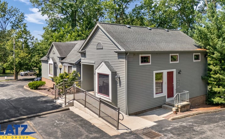 Pictures of Office property located at 8501 East Market St, Howland, OH 44484 for sales - image #1