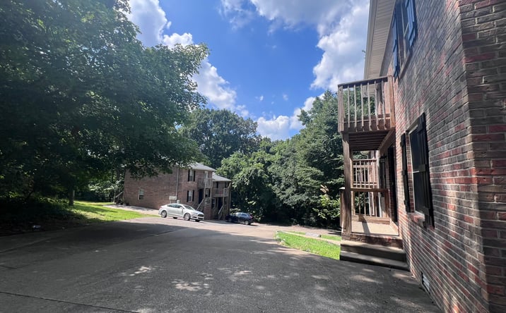 Pictures of Multifamily property located at 470 Martha Ln, Clarksville, TN 37043 for sales - image #1