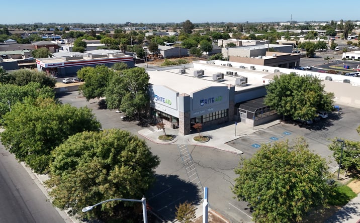 Pictures of Retail property located at 707 W Lacey Blvd, Hanford, CA 93230 for sales - image #1