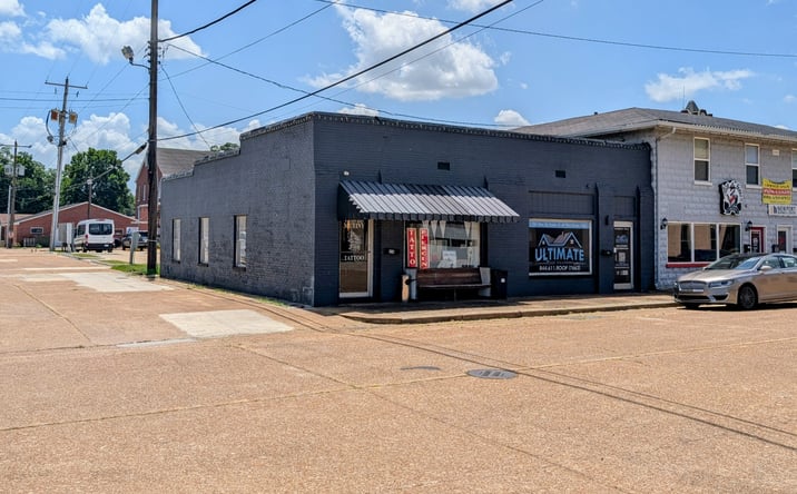 Pictures of Hospitality, Office, Retail property located at 414 2nd St, Newport, AR 72112 for sales - image #1