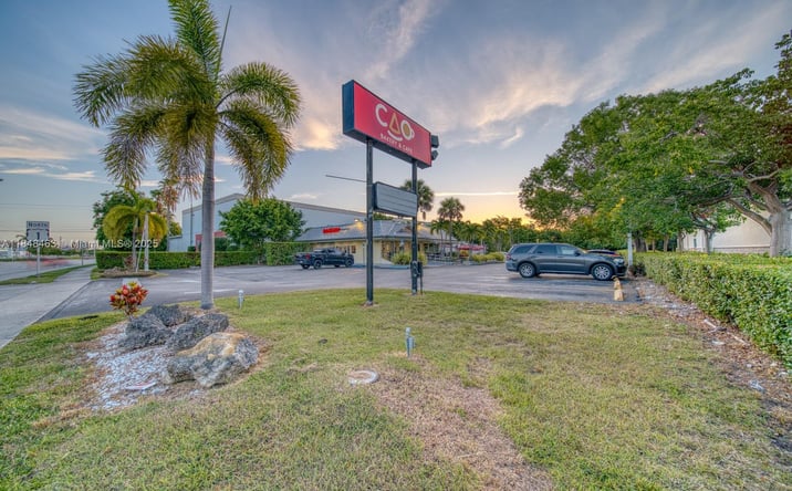 Pictures of Business for Sale, Retail property located at Bakery / Restaurant For Sale On Dixie HWY, Miami, FL 33157 for sales - image #1