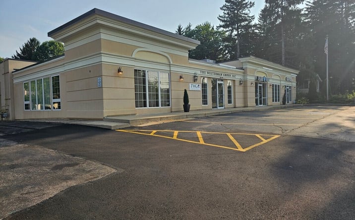 Pictures of Retail property located at 114 East Aurora Road, Northfield Center, OH 44067 for sales - image #1