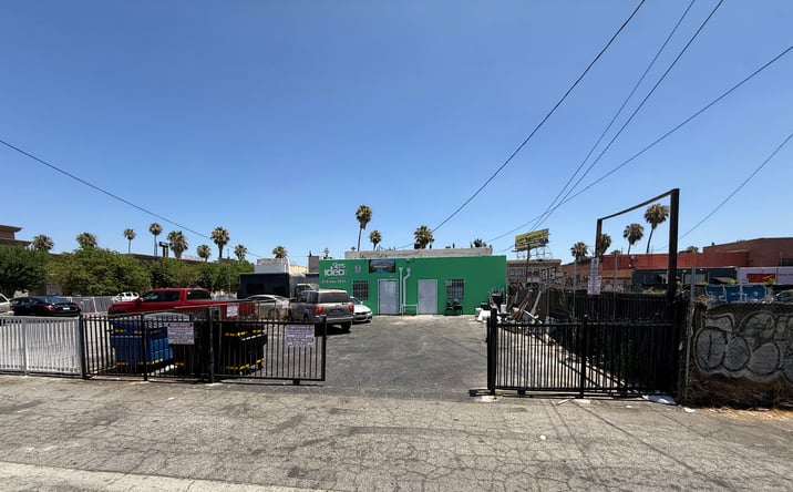 image of property at 6425 VAN NUYS BLVD Van Nuys CA 91401-1437