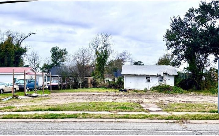 Pictures of Land property located at 713 Miller Avenue, Westlake, LA 70669 for sales - image #1