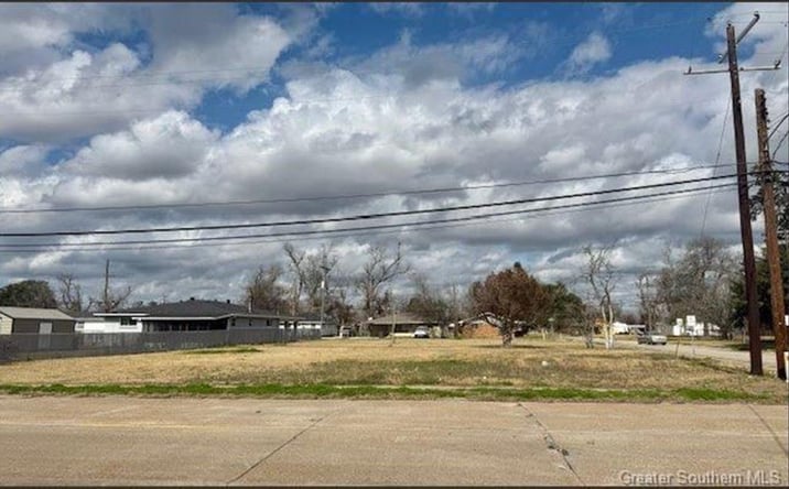 Pictures of Land property located at 2337 Moeling Street, Lake Charles, LA 70601 for sales - image #1