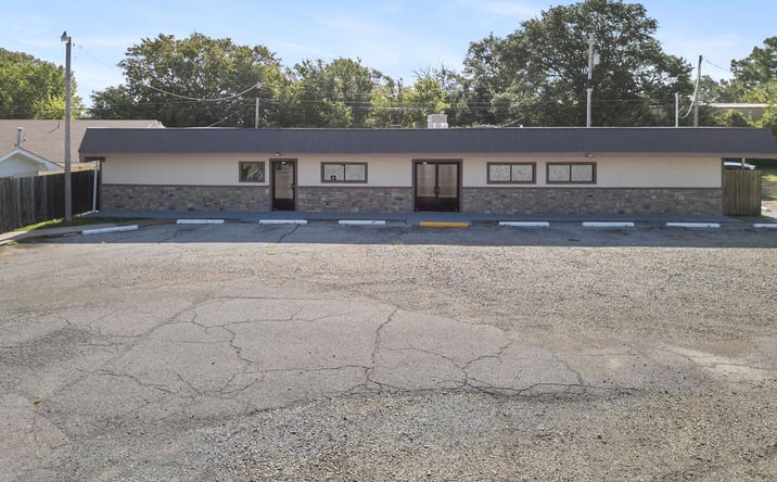 Pictures of Mixed Use property located at 1550 S Virginia Avenue, Atoka, OK 74525 for sales - image #1