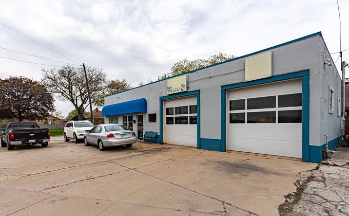 Pictures of Business for Sale, Retail property located at 8418 Joliet Road, McCook, IL 60525 for sales - image #1