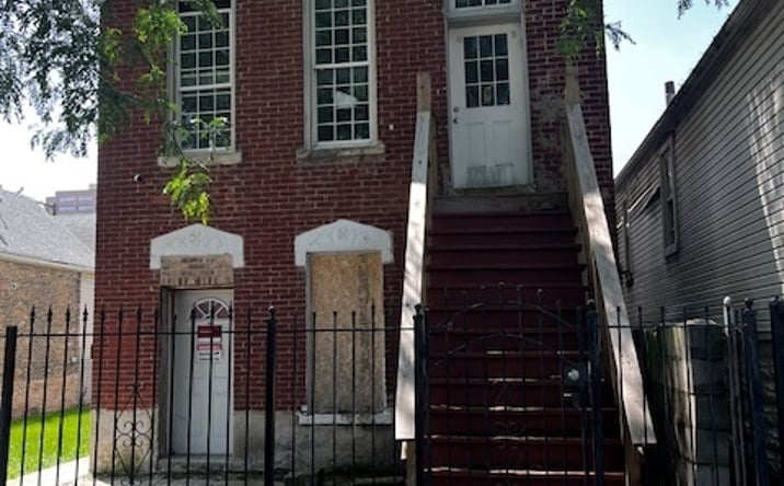 Pictures of Multifamily property located at 2911 W 25th Street, Chicago, IL 60623 for sales - image #1